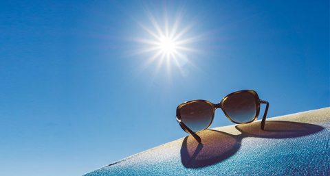 Почему важно носить солнцезащитные очки или линзы